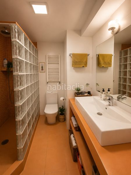 Foto ecf7b123-e103-4be5-b75e-c61637738797. Dúplex amb xemeneia calefacció piscina a Gava Mar Gavà