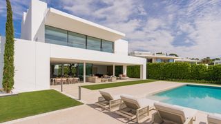 Haus in Puente Romano. Impresionante mansión moderna a estrenar en la milla de oro de m