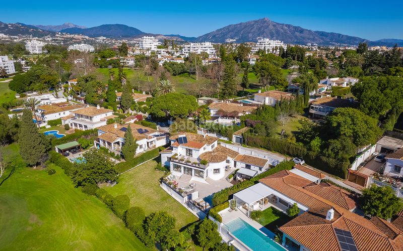 Foto b261aa52-6071-4fa5-8e08-226097ee197d. Casa amb aparcament piscina a Guadalmina Alta Marbella