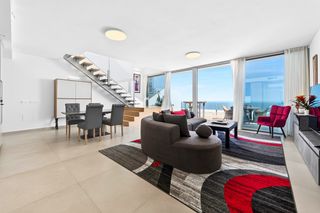 Attique à Solymar. Magnífico ático dúplex con vistas al mar en benalmádena