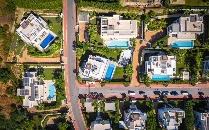 Foto af91d50f-83c8-4ca3-bfe3-b659fe5aaadb. Casa villa de lujo contemporánea en una prestigiosa comunidad cerrada dentro del valle del golf en Marbella