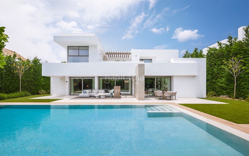 Foto 4bb6d0b3-0023-4728-8c5f-795aed5873d8. Casa amb aparcament piscina a Paraiso - Barronal Estepona