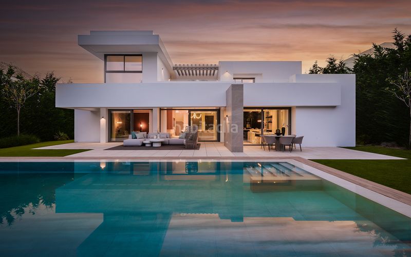 Foto 58e5a9ad-283b-43e8-af06-fec089396a7e. Casa amb aparcament piscina a Paraiso - Barronal Estepona