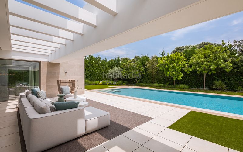 Foto f2eef224-42c7-46ee-a9dd-66bf4c616188. Casa amb aparcament piscina a Paraiso - Barronal Estepona