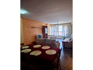 Pis  Calle padre anton martin. Piso de 3 habitaciones y 2 baños, con ascensor en valencia