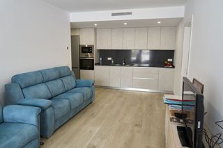 Casa in Calle josé luis díez 9. Vivienda reformada con estudio independiente en el puerto de est