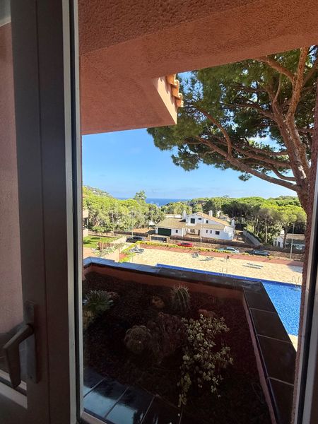 Foto a584bc21-6574-44c4-9d63-563e6ba5e7ed. Lloguer apartament amb xemeneia calefacció aparcament piscina a Llafranc