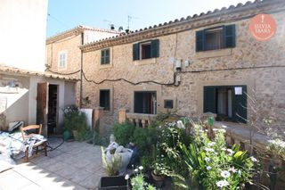 Chalet  Es gorg 1. Acogedora casa de pueblo en esporles