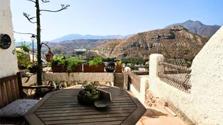 Haus  Celia viñas. Descubre tu refugio ideal casa cueva en terque, almería