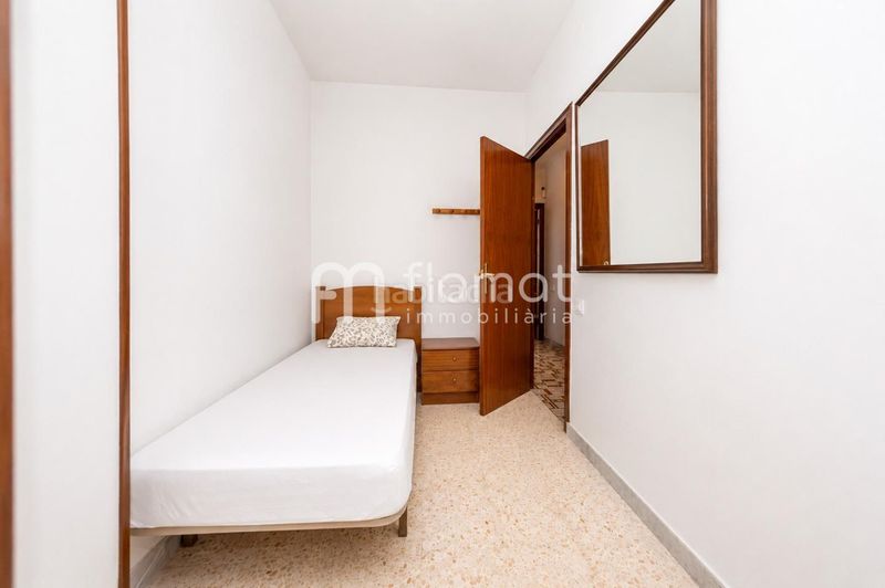 Foto b140c4fc-e7e6-432d-b247-fb0b349122ee. Pis a Sants-Badal Barcelona
