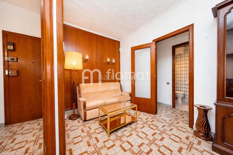 Foto b1b2b56d-b6aa-41c9-8254-19c6700a0355. Pis a Sants-Badal Barcelona