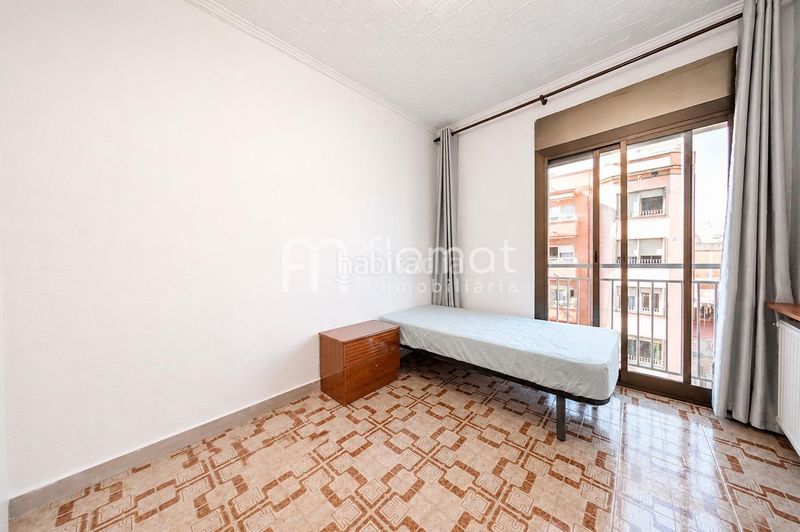 Foto cd4c3b8f-e5af-448a-a84a-1dd314a8e0f1. Pis a Sants-Badal Barcelona