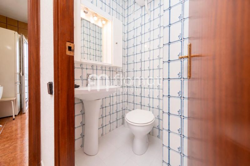 Foto ce0fd146-6d05-4311-ac63-44fa7e899d92. Pis a Sants-Badal Barcelona