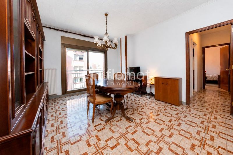 Foto d06b0724-6df9-4975-9104-030a61af2667. Pis a Sants-Badal Barcelona