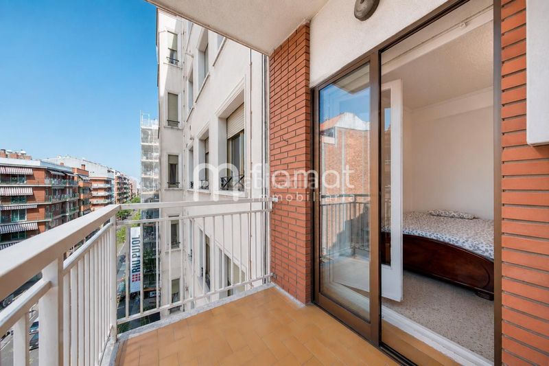 Foto deec6137-cfb9-4ecd-9d0a-4d3ad72ffe49. Pis a Sants-Badal Barcelona