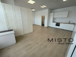 Local Comercial en V (esquina con