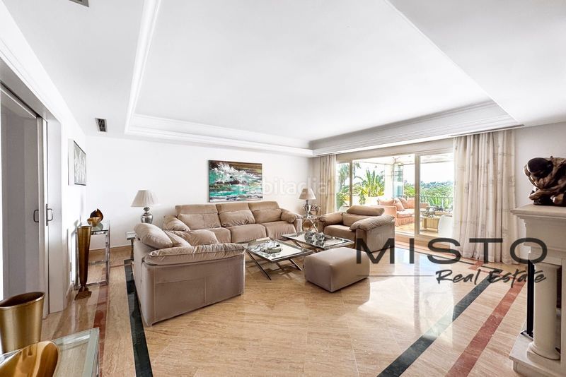 Foto 4178ba0d-69af-43dd-bce9-098e4489bbda. Pis amb aparcament piscina a lomas de Marbella club Marbella