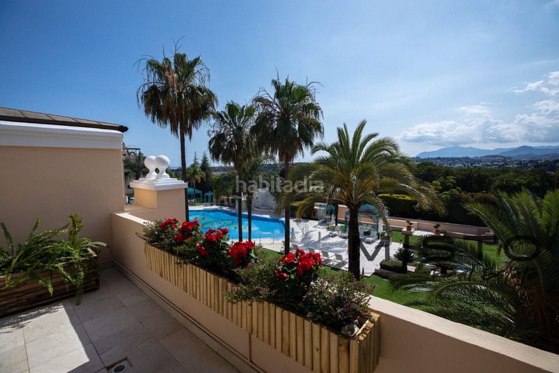 Foto 624dde21-b2f4-41f6-a83c-d1e61880bc3d. Pis amb aparcament piscina a lomas de Marbella club Marbella