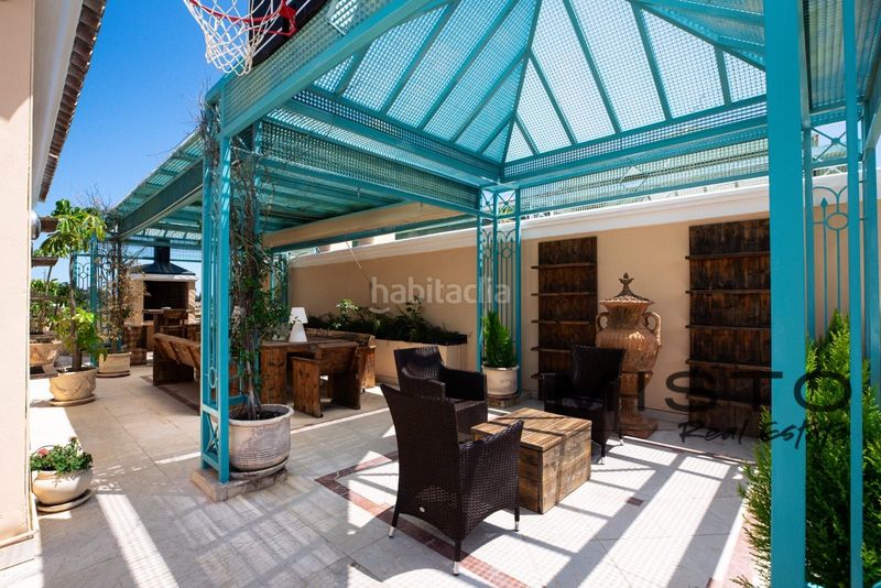 Foto a5d7c723-a1f0-4d7c-b90b-6d1cec9b71aa. Pis amb aparcament piscina a lomas de Marbella club Marbella