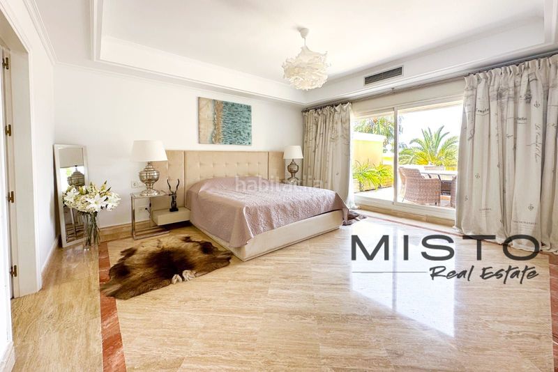 Foto bf0495c1-e572-44c8-babf-7efa74e11b6c. Pis amb aparcament piscina a lomas de Marbella club Marbella