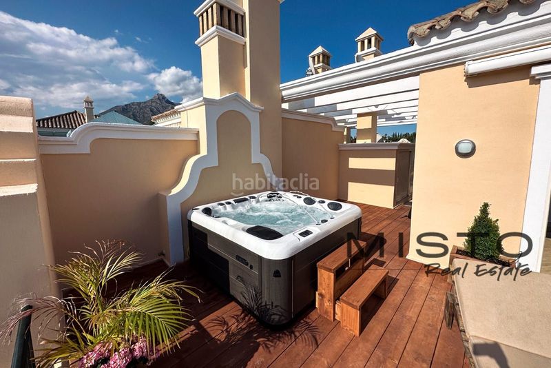 Foto fc01a6dd-c76e-4e3c-8a36-b4b8ea3e47dd. Pis amb aparcament piscina a lomas de Marbella club Marbella