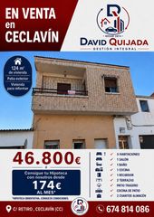 Casa bifamiliare  Calle retiro 11. Piso con patio trasero en ceclavin