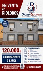Casa adossada a Calle Maria Cristina 24