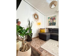 Maison à La Florida. Chalet de 3 dormitorios con terrazas, solárium privado y piscina