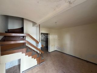 Casa aparellada a Espeluy. Casa en venta en espelúy