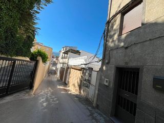 Casa aparellada a Villares (Los). Casa en venta en los villares