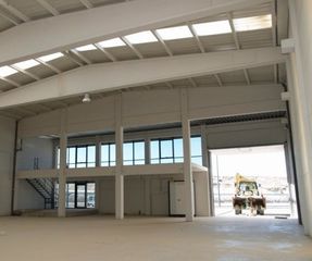 Rent Industrial building in Zona de la Vega. Naves para su negocio, la mejor opcion