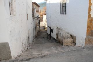 Doppelhaus  Calle real. Vivienda para reformar completamente.
