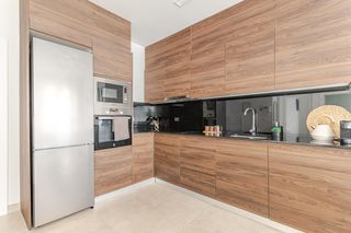 Location Appartement  Calle d'alella. Piso de 2 dormitorios y 1 baño de 77 m en alquiler de larga dura