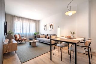 Miete Etagenwohnung  Calle de pizarro. Amplio piso de 3 dormitorios y 2 baños en leixample