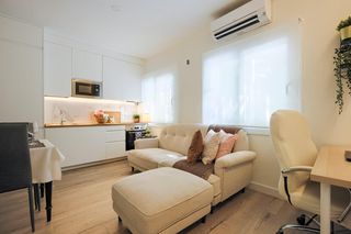 Miete Etagenwohnung  Rúa fernando macías. Apartamento de 2 dormitorios y 2 baños en a coruña