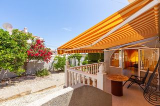 Chalet in Centro de la Ciudad Quesada. Chalet independiente con piscina privada en ciudad quesada, doña