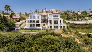 Casa a Los Flamingos. Villa rebecka espaciosa residencia familiar en primera línea de