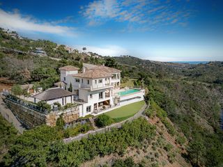 Casa a Montemayor - Marbella Club. Casa colinas  impresionante villa junto al río, situada al borde