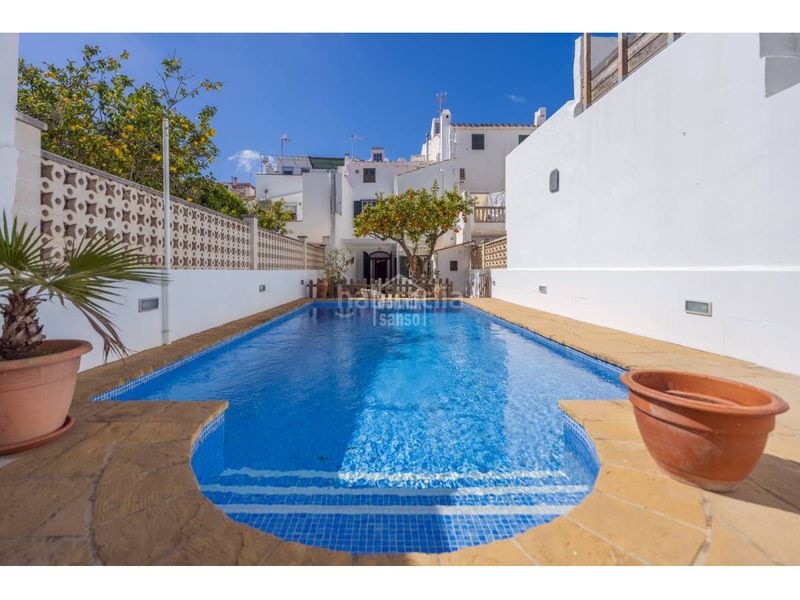 Foto ff4a530d-7221-48ab-8ff0-d29ebe77de6e. Xalet amb piscina a Centre Històric Maó / Mahón