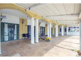 Local commercial à Cala d´En Bosch-Serpentona. Local comercial, hasta ahora restaurante, con magnífica ubicació