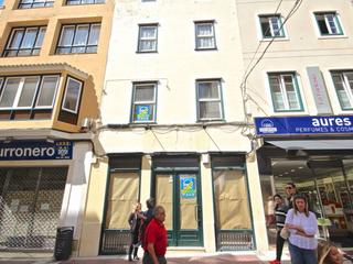 Local Comercial a Centre Històric. Magnifico edificio comercial situado en el corazón comercial de