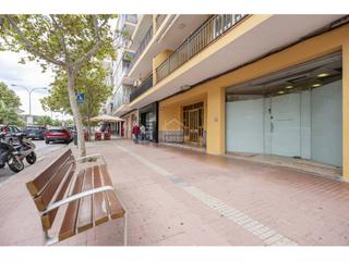 Local commercial à Avinguda Menorca-Sínia Costabella. Amplio local comercial en fort de leau, mahón. menorca