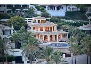 Xalet a Cala Llonga-Sa Mesquida. Residencia contemporánea a pie de mar. cala llonga menorca