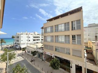 Apartament a Cala Millor. Apartamento en segunda planta con con vistas mar laterales, cala