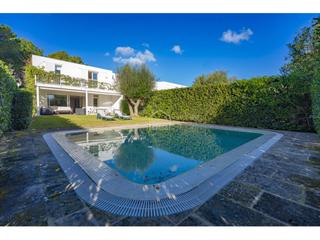 Xalet a Na Macaret. Chalet adosado con jardín y piscina privada en coves noves, meno