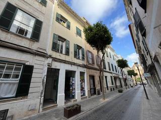 Appartement à Centre Històric. Conjunto de tres propiedades en venta en mahón, menorca