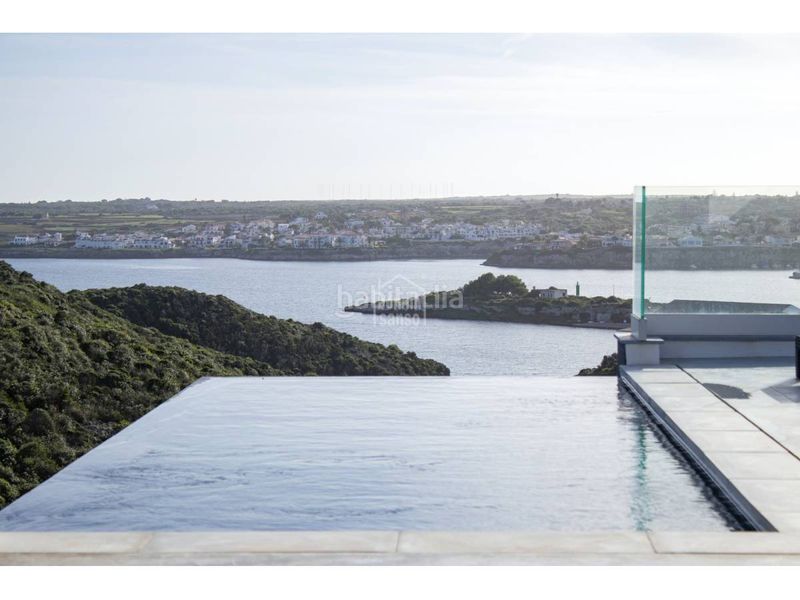 Foto 1479476b-b7ba-47dd-86a6-43877904cf55. Chalet impresionante chalet de obra nueva con espectaculares vistas al mar en cala llonga, menorca. en Maó / Mahón