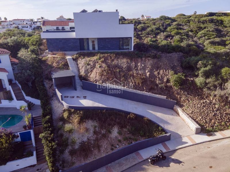 Foto 5af57c0b-4715-4c74-9757-edb1fc9d5c03. Chalet impresionante chalet de obra nueva con espectaculares vistas al mar en cala llonga, menorca. en Maó / Mahón