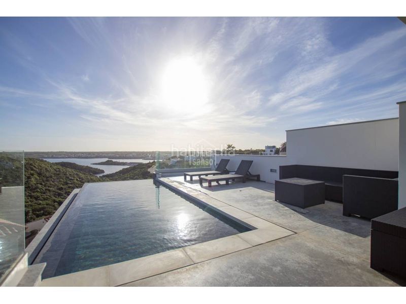 Foto 8e9b8603-4a34-4032-a1ff-5752975da813. Chalet impresionante chalet de obra nueva con espectaculares vistas al mar en cala llonga, menorca. en Maó / Mahón