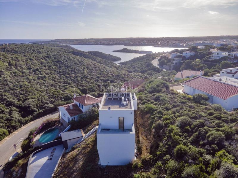 Foto ddb26fe1-d8af-4a70-8e3c-08ca8a3949b1. Chalet impresionante chalet de obra nueva con espectaculares vistas al mar en cala llonga, menorca. en Maó / Mahón
